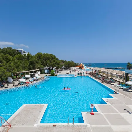 Perre La & Hotel 4*