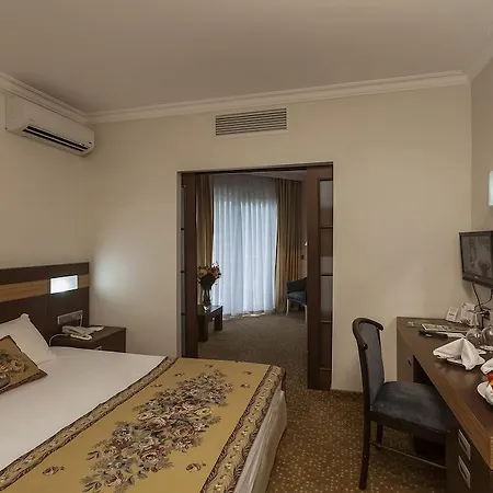 Perre La & Hotel 4*